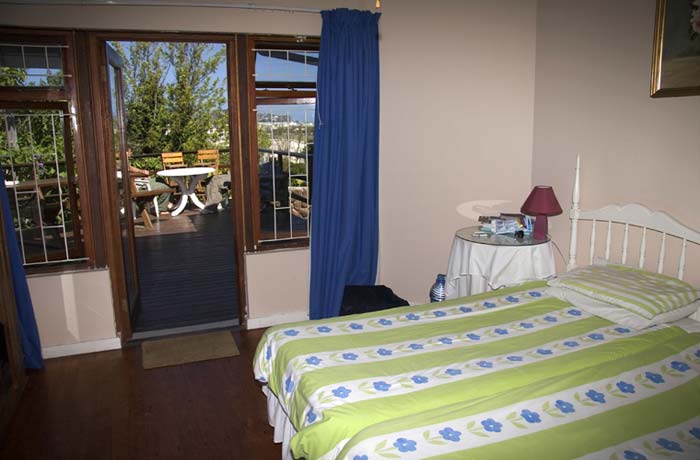 island vibe backpackers knysna double room
